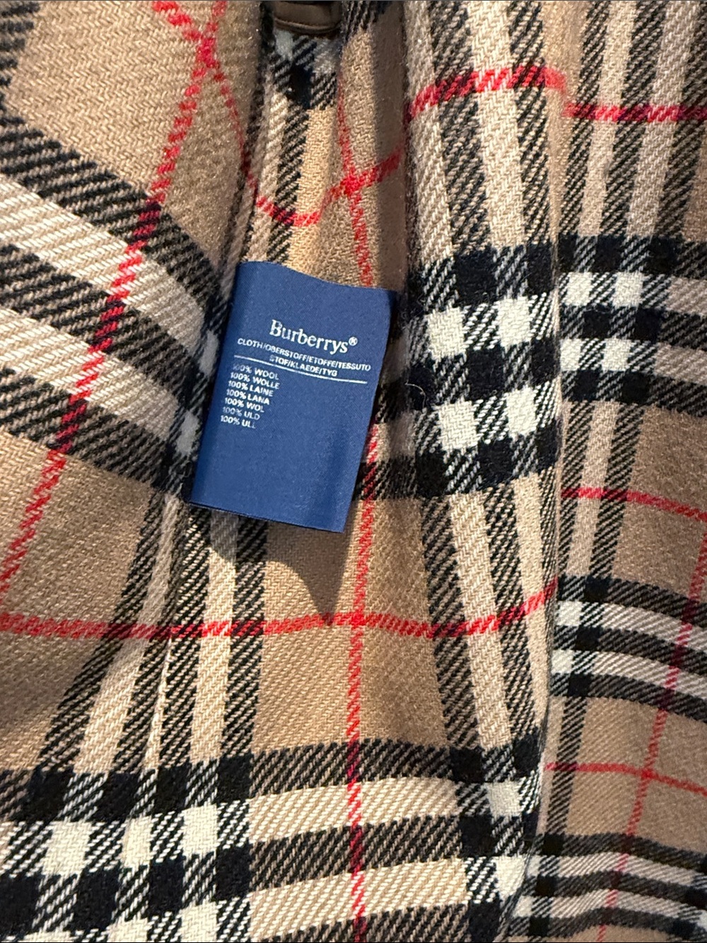Vintage Womens Burberry Camden Coat with detachable wool lining. - Picture 5 of 9